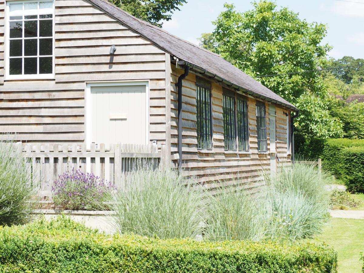 The Fisherman'S Lodge Andover Exterior photo